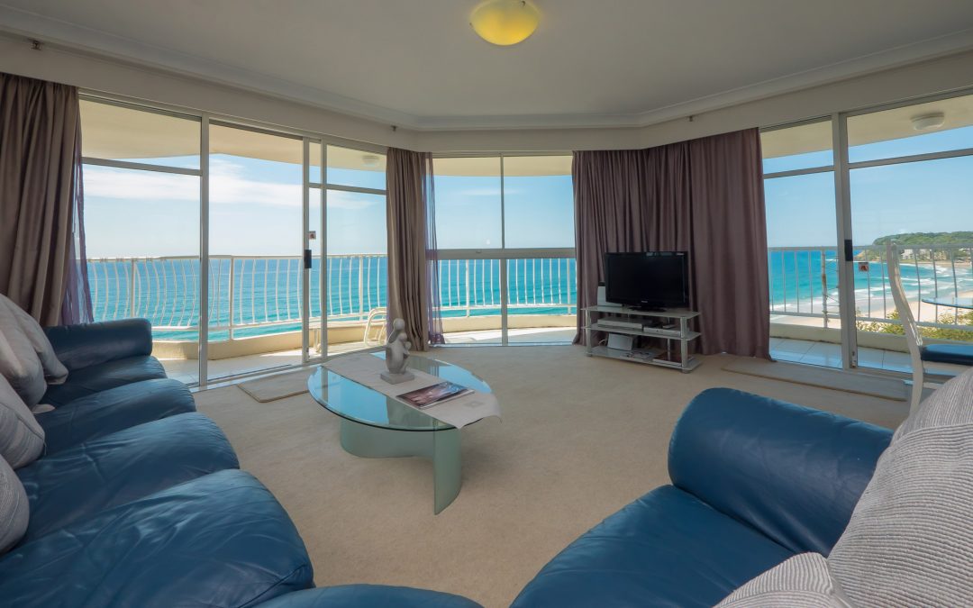 Burleigh Surf Accommodation Lounge room