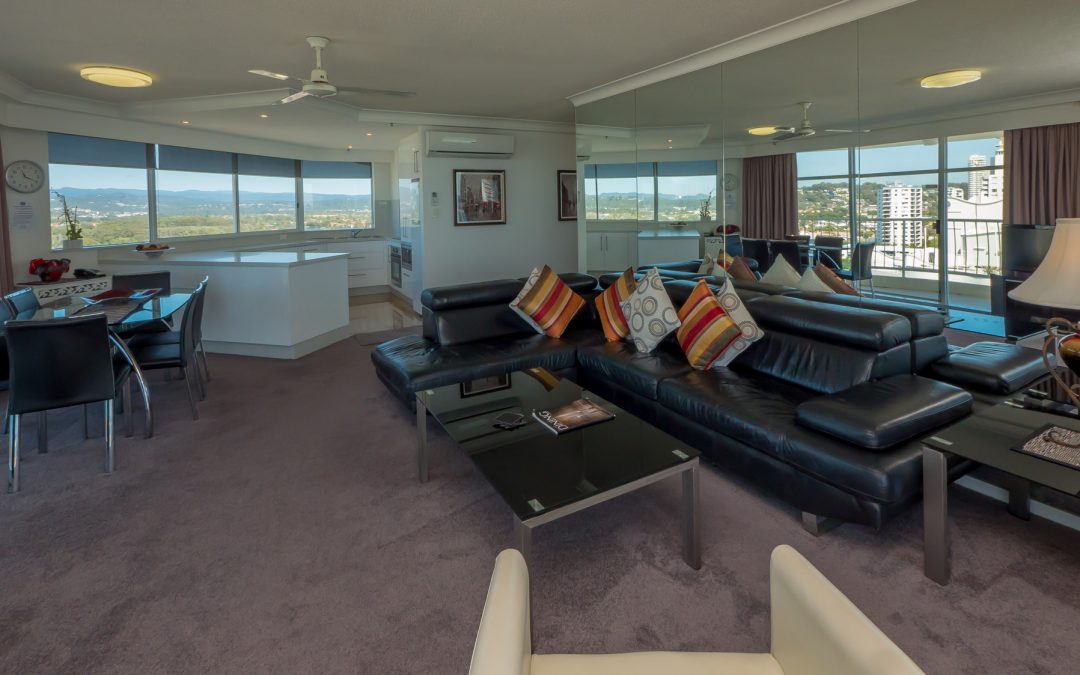 Burleigh Surf Accommodation Lounge Dining