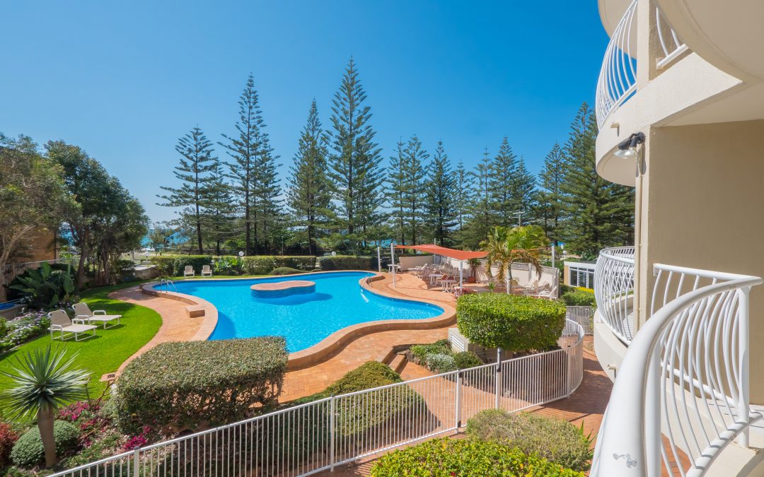 Burleigh Surf Outdoor Pool