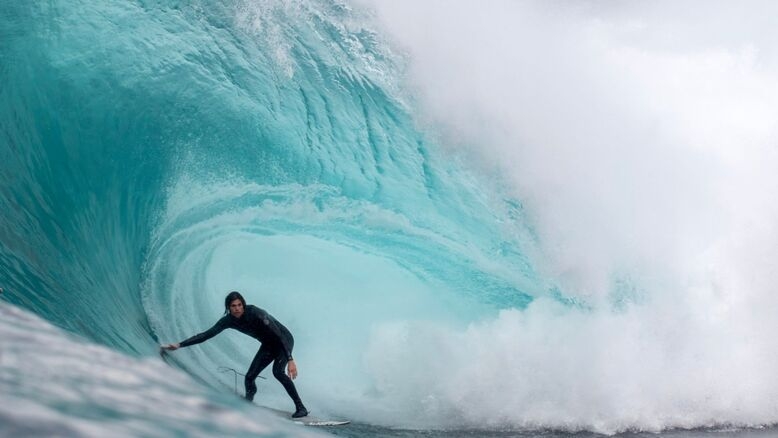 7 Iconic Gold Coast Surf Spots for Your Next Beach Break